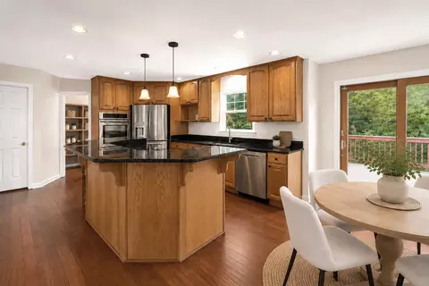 Kitchen - 10095 Post Oak Ter, Manassas, VA 20110 photo 3 of 6