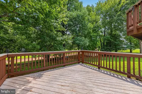 Exterior - 10095 Post Oak Ter, Manassas, VA 20110 photo 7 of 11