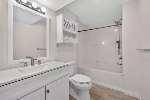 Bath - 10095 Post Oak Ter, Manassas, VA 20110 photo 5 of 5