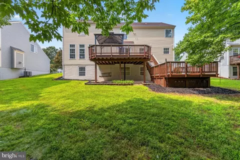 Exterior - 10095 Post Oak Ter, Manassas, VA 20110 photo 10 of 11