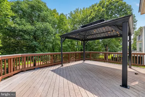 Exterior - 10095 Post Oak Ter, Manassas, VA 20110 photo 5 of 11