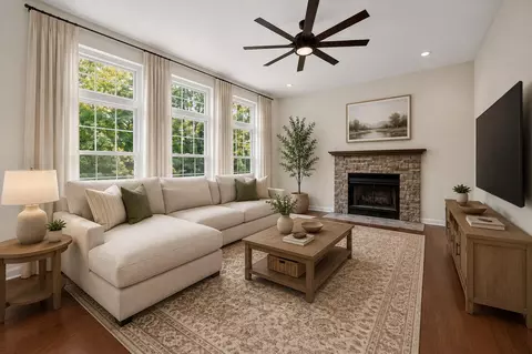 Living - 10095 Post Oak Ter, Manassas, VA 20110 photo 6 of 12