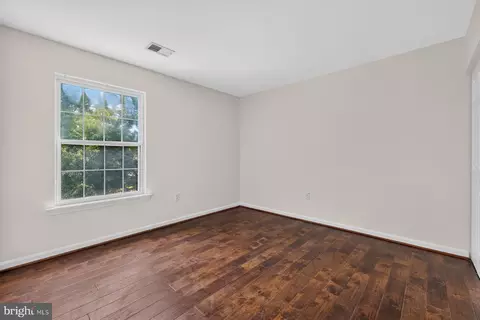 Bedroom - 10095 Post Oak Ter, Manassas, VA 20110 photo 5 of 6