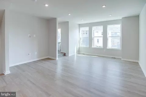 Living - 18297 Summit Pointe Dr, Triangle, VA 22172 photo 1 of 6