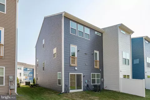 Other - 18297 Summit Pointe Dr, Triangle, VA 22172 photo 10 of 11