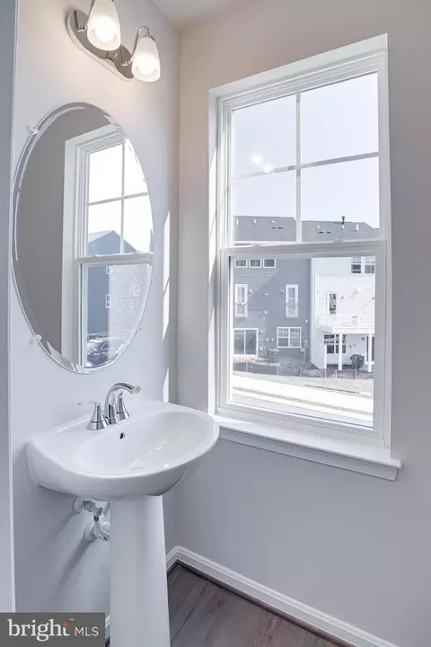 Bath - 18297 Summit Pointe Dr, Triangle, VA 22172 photo 1 of 3