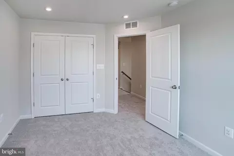Bedroom - 18297 Summit Pointe Dr, Triangle, VA 22172 photo 6 of 7