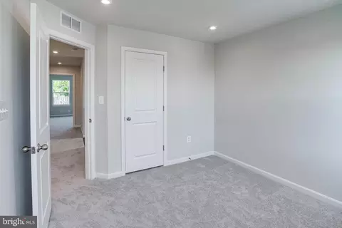 Entry Way - 18297 Summit Pointe Dr, Triangle, VA 22172 photo 8 of 10