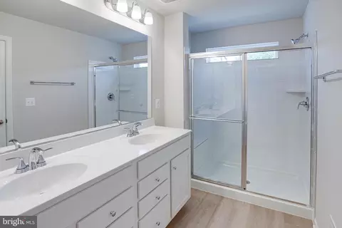 Entry Way - 18297 Summit Pointe Dr, Triangle, VA 22172 photo 6 of 10