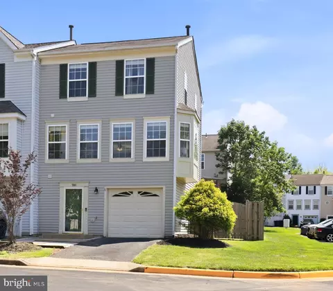 7011 Village Stream Pl, Gainesville, VA 20155