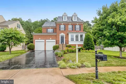 12922 Luca Station Way, Woodbridge, VA 22192