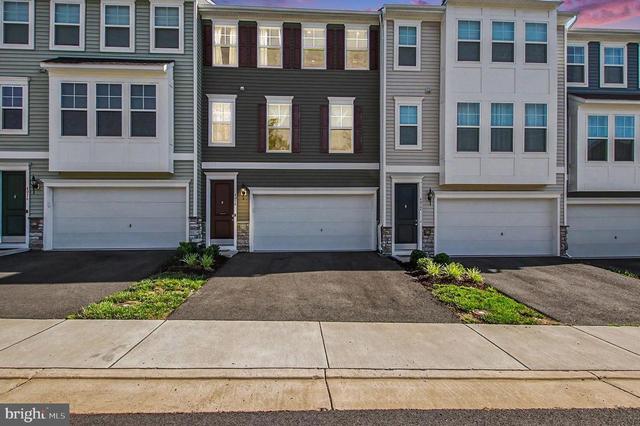 4014 Shire Meadow Ln, Triangle, VA 22172