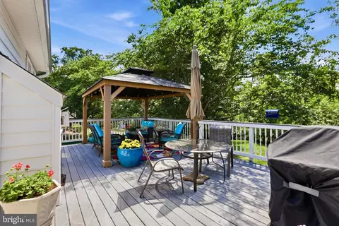 Exterior - 5484 Heredity Ln, Gainesville, VA 20155 photo 5 of 7