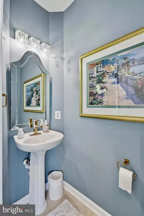 Bath - 5484 Heredity Ln, Gainesville, VA 20155 photo 4 of 4