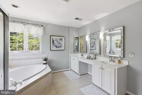 Bath - 5484 Heredity Ln, Gainesville, VA 20155 photo 1 of 4