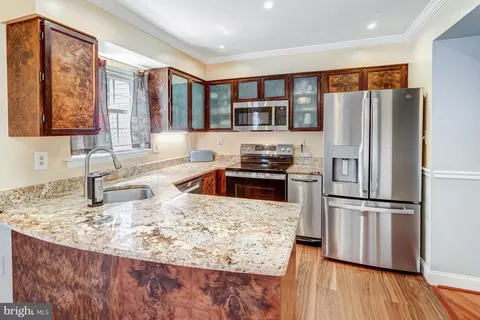 Kitchen - 15242 Streamside Ct, Dumfries, VA 22025 photo 1 of 5