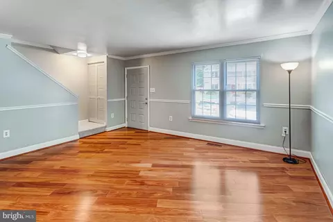 Living - 15242 Streamside Ct, Dumfries, VA 22025 photo 3 of 3