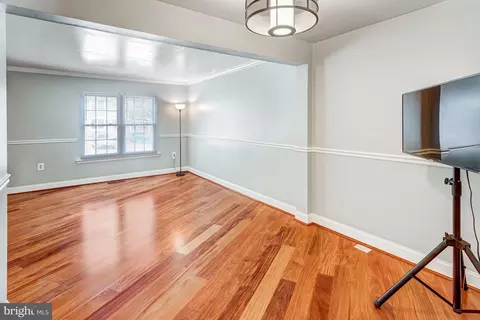 Living - 15242 Streamside Ct, Dumfries, VA 22025 photo 1 of 3