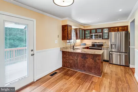 Kitchen - 15242 Streamside Ct, Dumfries, VA 22025 photo 5 of 5