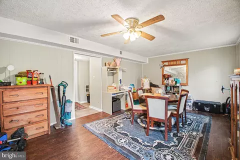 Dining - 10100 Tasker Dr, Manassas, VA 20109 photo 3 of 4