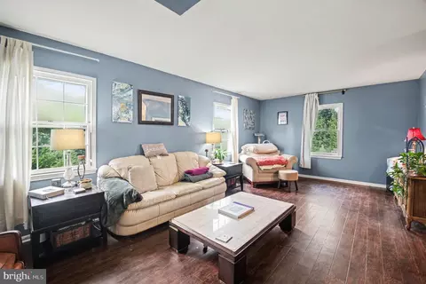 Living - 10100 Tasker Dr, Manassas, VA 20109 photo 1 of 1