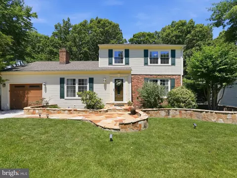 12036 Willowood Dr, Woodbridge, VA 22192
