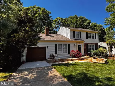 12036 Willowood Dr, Woodbridge, VA 22192