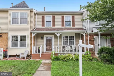 5313 Qualey Pl, Woodbridge, VA 22193