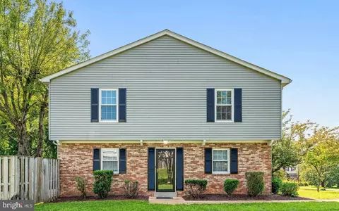 15001 Cherrydale Dr, Woodbridge, VA 22193