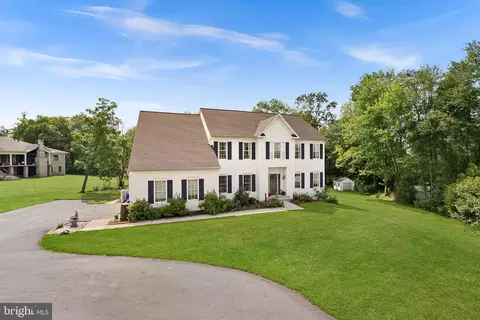 10308 Godwin Dr, Manassas, VA 20110 photo 2