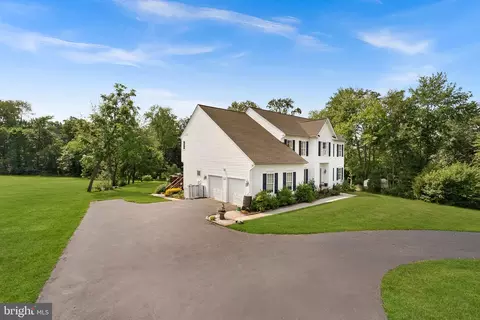 10308 Godwin Dr, Manassas, VA 20110 photo 3