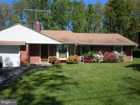 18724 Kerill Rd, Triangle, VA 22172