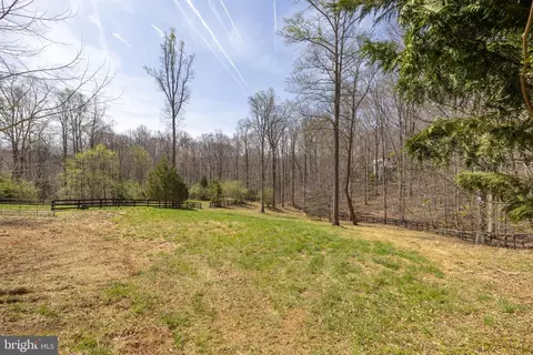 Exterior - 8701 Sinclair Mill Rd, Manassas, VA 20112 photo 26 of 29
