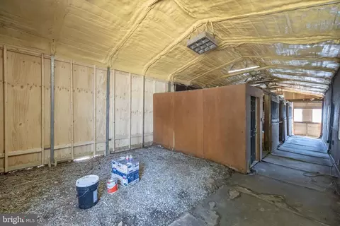 Entry Way - 8701 Sinclair Mill Rd, Manassas, VA 20112 photo 12 of 14