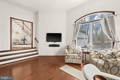 Living - 8701 Sinclair Mill Rd, Manassas, VA 20112 photo 2 of 6