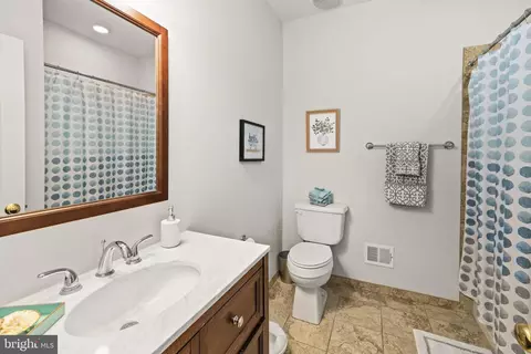 Bath - 8701 Sinclair Mill Rd, Manassas, VA 20112 photo 2 of 10