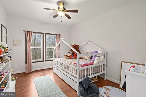 Bedroom - 8701 Sinclair Mill Rd, Manassas, VA 20112 photo 2 of 9