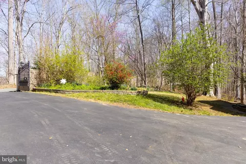 Exterior - 8701 Sinclair Mill Rd, Manassas, VA 20112 photo 9 of 29