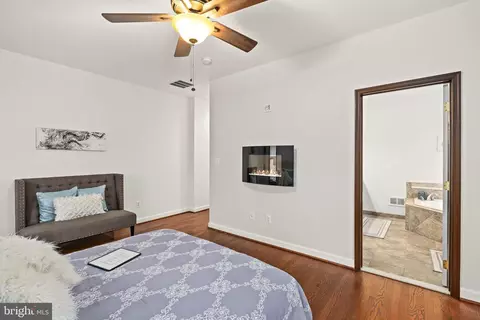 Bedroom - 8701 Sinclair Mill Rd, Manassas, VA 20112 photo 4 of 9