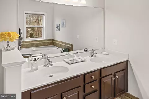 Bath - 8701 Sinclair Mill Rd, Manassas, VA 20112 photo 5 of 10