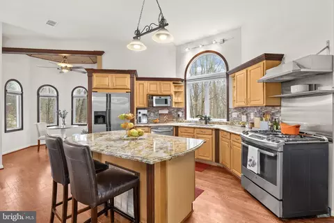 Kitchen - 8701 Sinclair Mill Rd, Manassas, VA 20112 photo 2 of 6