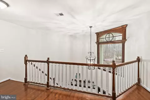 Entry Way - 8701 Sinclair Mill Rd, Manassas, VA 20112 photo 7 of 14