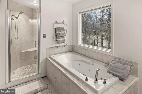 Bath - 8701 Sinclair Mill Rd, Manassas, VA 20112 photo 8 of 10