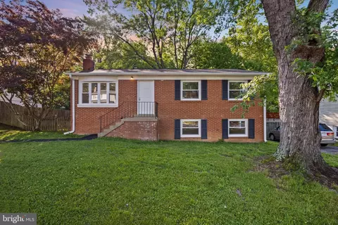 13907 Lynhurst Dr, Woodbridge, VA 22193