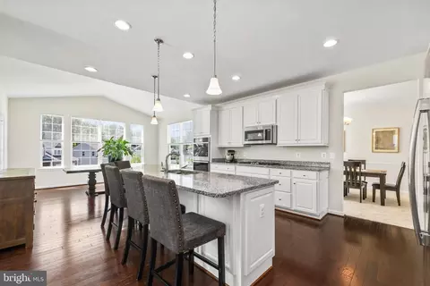 16183 Raptor Crst, Woodbridge, VA 22193