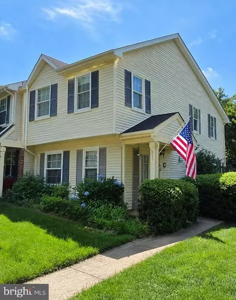 4891 Saltwater Dr, Dumfries, VA 22025