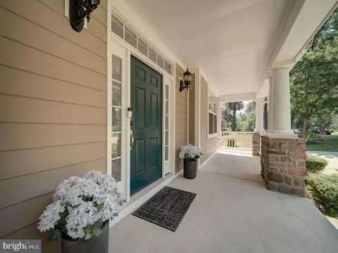 Exterior - 18413 Cedar Dr, Triangle, VA 22172 photo 2 of 6