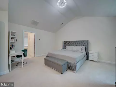 Bedroom - 18413 Cedar Dr, Triangle, VA 22172 photo 2 of 8