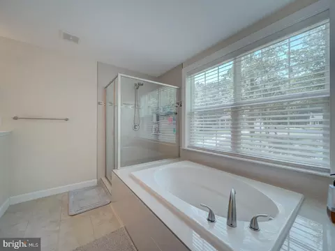 Bath - 18413 Cedar Dr, Triangle, VA 22172 photo 2 of 3