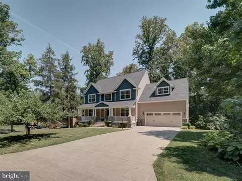 Exterior - 18413 Cedar Dr, Triangle, VA 22172 photo 5 of 6